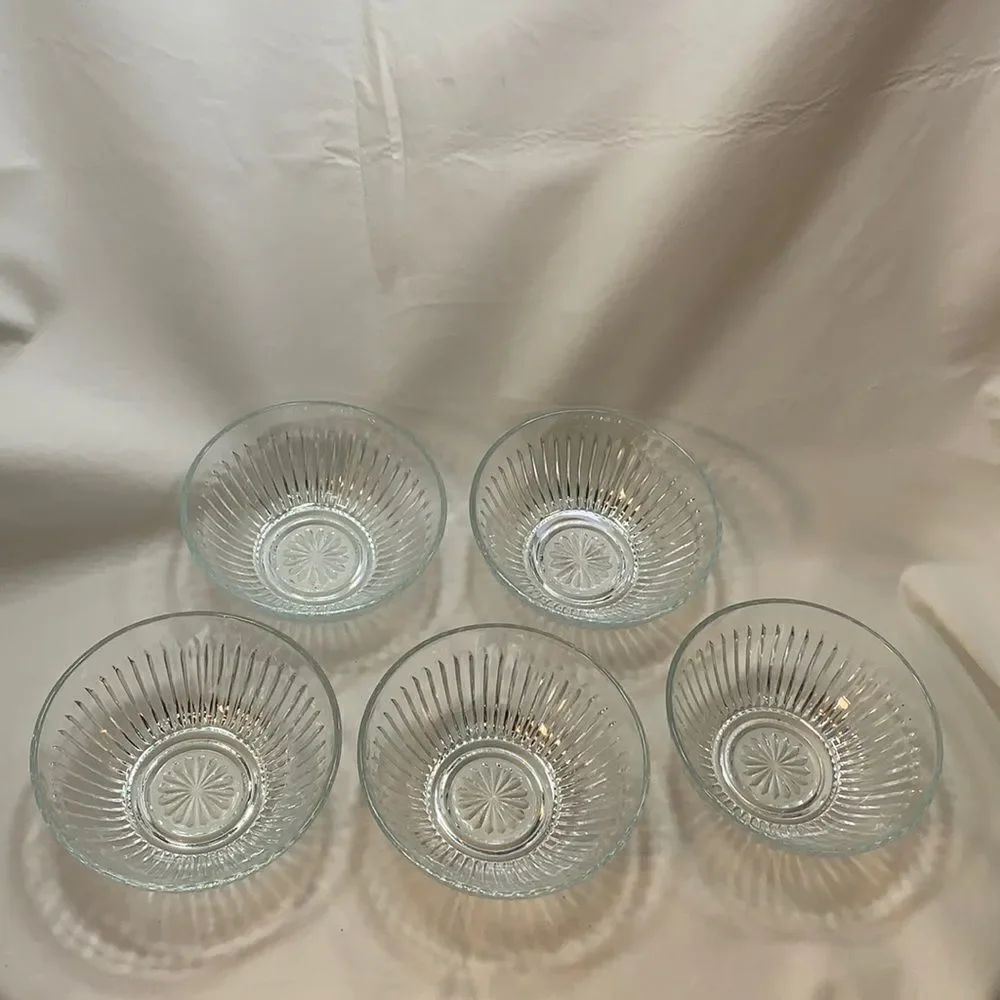 Gibson Everyday Set Of 5 Pressed Glass Bowls EUC